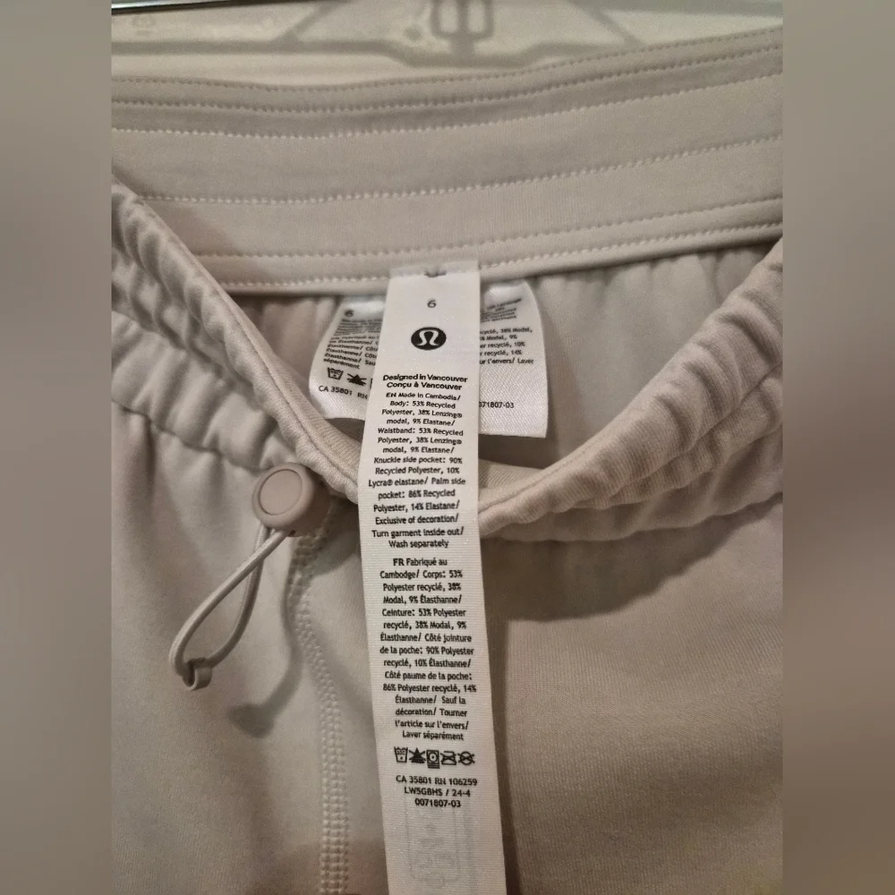 Lululemon Softstreme High-Rise Pant Size 6 Color:Bone - Picture 2 of 3